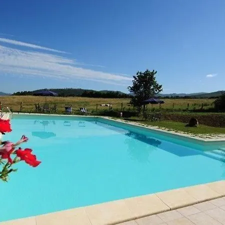 Sleeps 5 Apartment Passignano sul Trasimeno