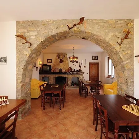 Sleeps 5 *